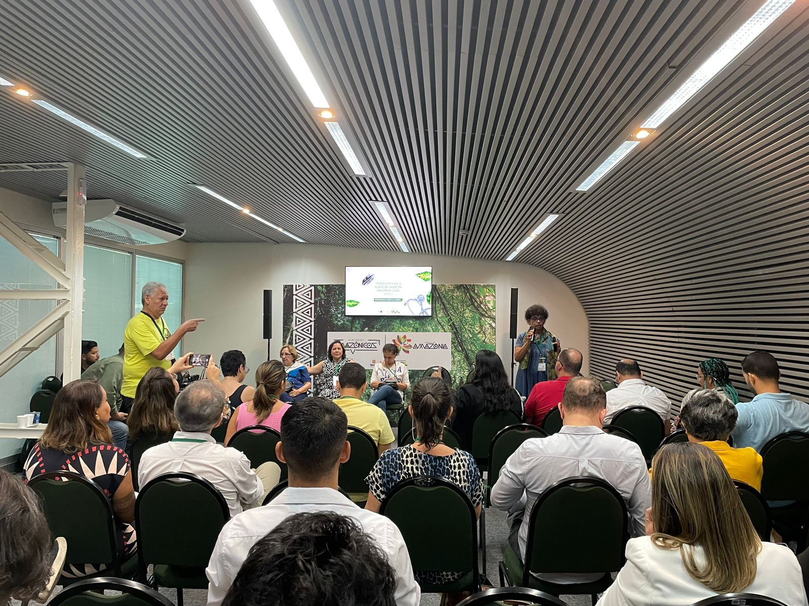 Servidores da AGE participam de segundo dia de programação do “Diálogos Amazônicos”, no Hangar