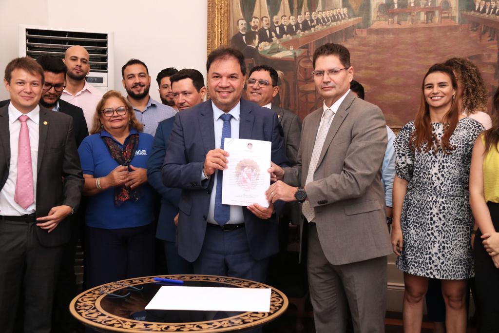 Alepa assina lei que transforma a Auditoria em Controladoria-Geral do Estado