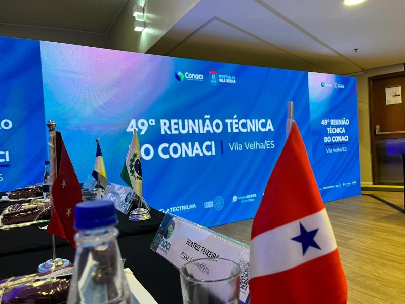 A Controladoria-Geral do Estado do Pará esteve presente na 49ª Reunião Técnica do Conselho Nacional de Controle Interno (Conaci), que aconteceu nos dias 14 e 15 de março, na cidade de Vila Velha, no Espírito Santo. O evento contou com a participação da Controladora-Geral Adjunta de Controle Interno, Alegria Leite, e da Controladora de Transparência e Integridade, Ana Pantoja. Foram abordados temas como Controle Preventivo, ESG, Integridade, Auditoria Interna e licitações. Ainda como parte da programação, o Conaci realizou diversas palestras e Encontros de Câmaras Técnicas (ECT). As controlados da CGE participaram da ECT's sobre Lei Geral de Proteção de Dados (LGPD), Metodologia IA-CM e sobre Lei Anticorrupção. Texto: Jeniffer Terra (Coord. Núcleo de Comunicação)